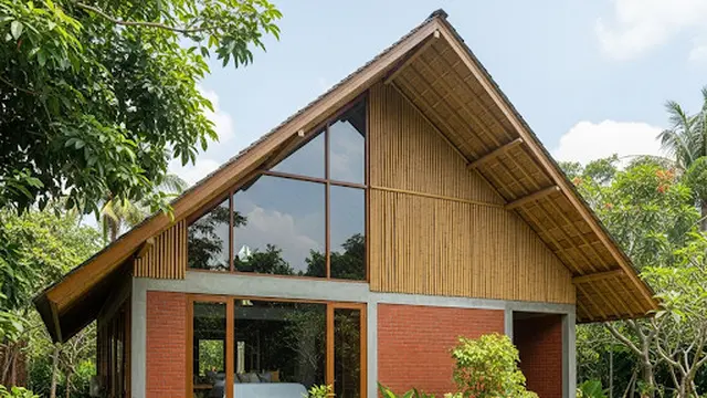 Rumah Segitiga dengan Dinding Bambu