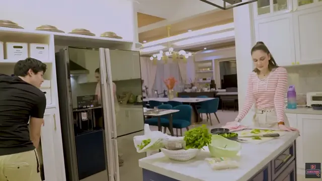 Detail Dapur Rumah Luna Maya (Foto: YouTube Luna Maya)