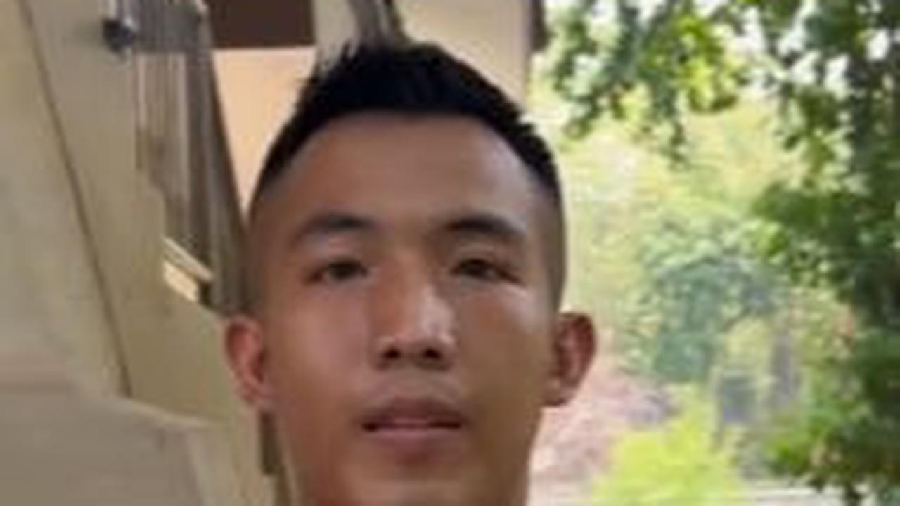 "Saya juga melakukan semuanya semaksimal mungkin. Saat saya lelah, saya selalu berpikir bahwa di rumah ada orangtua yang harus dibanggakan," pungkasnya.