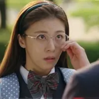 Ha Ji Won harus terlihat cupu di serial drama 'The Time I Loved You, 7000 Days'. Foto: Kdramastars