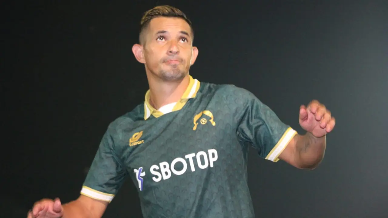 Silvio Scobar, Tira Persikabo