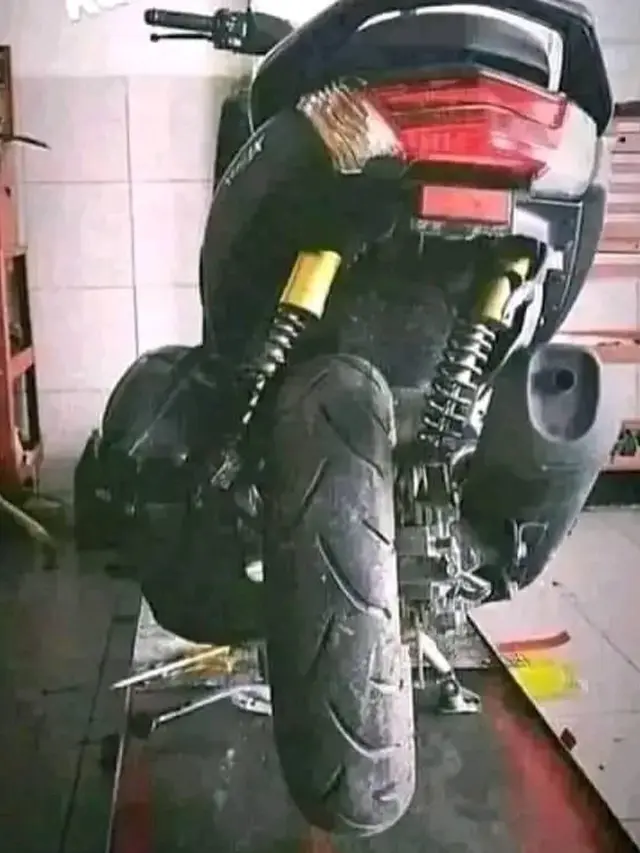 6 Potret Motor Meleyot Ini Penyebabnya Bikin Bertanya-tanya, Bentuknya Jadi Lucu