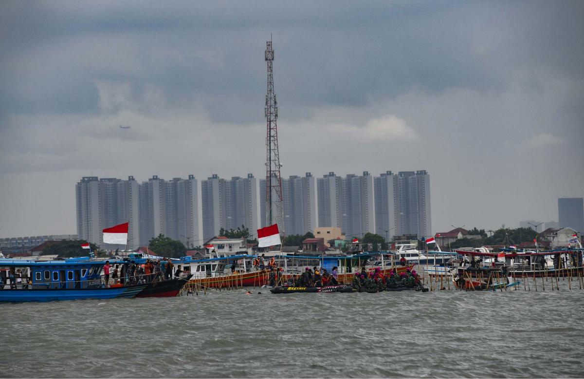 Aksi Ribuan Pasukan TNI AL dan Nelayan Bersatu Bongkar Pagar Laut Misterius di Tangerang