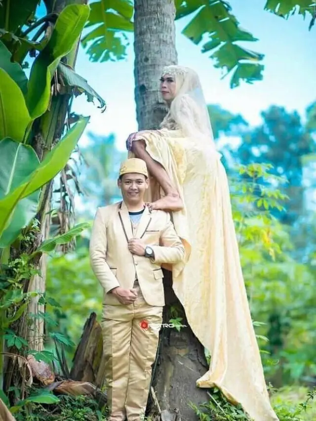 6 Aksi Gokil Cewek Saat Naik Pohon, Banyak Tingkah
