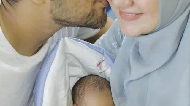 Irish Bella dan Ammar Zoni. (Foto: Arie Asanandaputra dan Oxygen Entertainment)