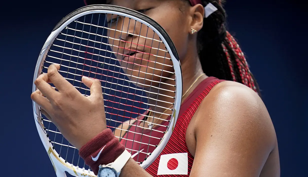 Petenis tuan rumah di luar dugaan kalah straight game dengan skor 1-6 dan 4-6. Naomi sebenarnya merupakan unggulan di pertandingan tersebut. (Foto: AP/Patrick Semansky)