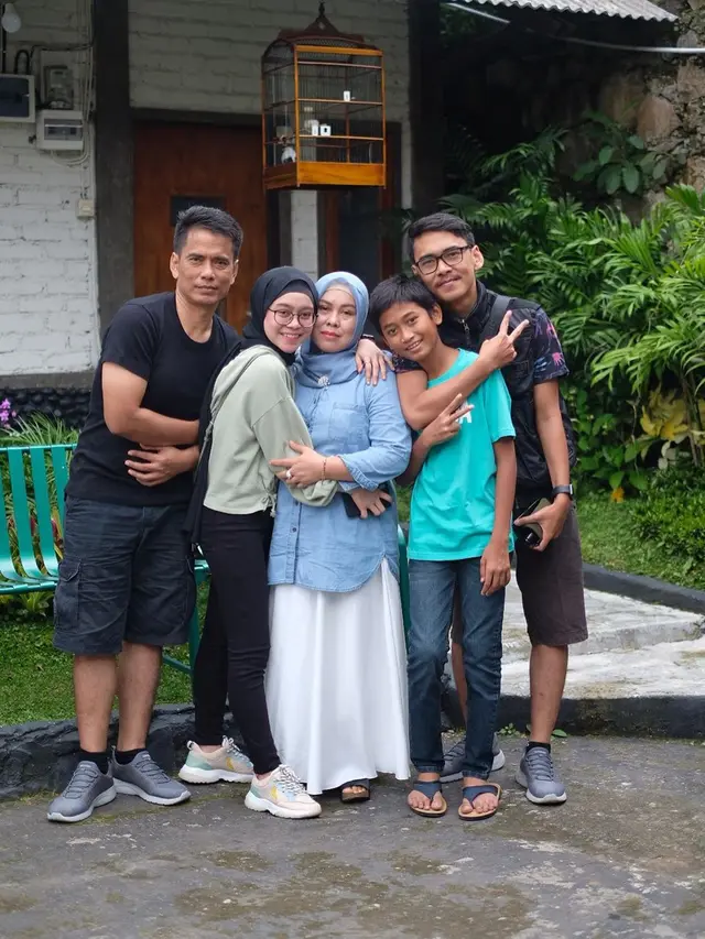 6 Potret Beni Mulyana, Kakak Lesty Kejora yang Jarang Terekspos