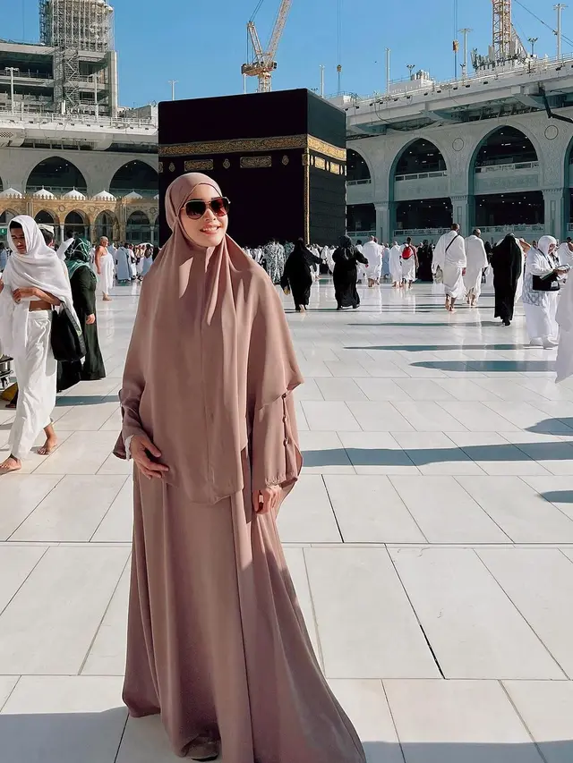 Maia Estianty dan Irwan Mussry Anniversary ke-5