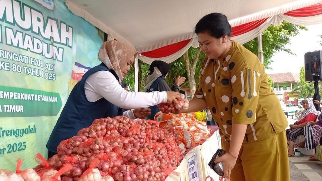 Tekan Inflasi Jelang Akhir Tahun, Pemkab Trenggalek Gelar Operasi Pasar Murah
