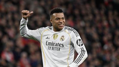 Satu Candaan Mbapp&eacute; Bikin Geger China