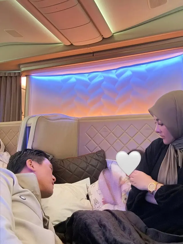 Gaya Syahrini dan Keluarga (Instagram/@princessyahrini)
