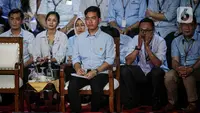 Calon Wakil Presiden nomor urut 2, Gibran Rakabuming Raka saat mengikuti paparan visi dan misi pada debat perdana Calon Presiden pada Pilpres 2024, Selasa (12/12/2023). (Liputan6.com/Faizal Fanani)