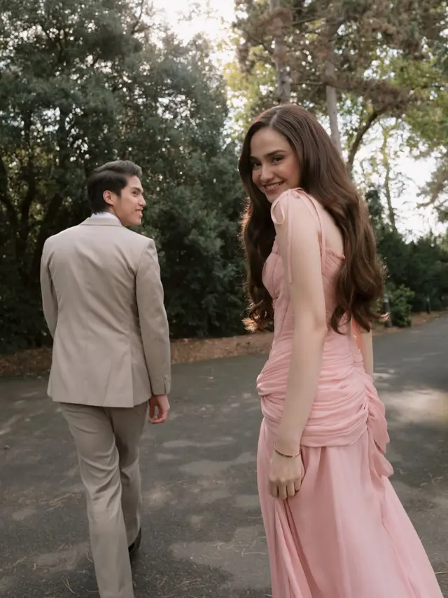 6 Gaya Prewedding El Rumi dan Syifa Hadju di Kebun Raya London, Bak Pangeran dan Putri Negeri Dongeng