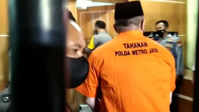 Penampakan Irjen Teddy Minahasa saat dijebloskan ke Rutan Polda Metro Jaya