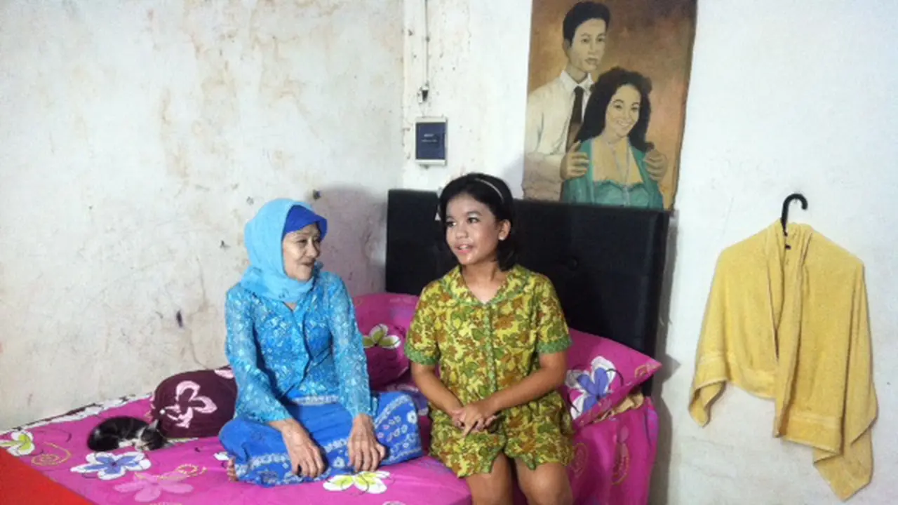 Sambut Hari Ibu, Penyanyi Remaja Jenguk Laila Sari