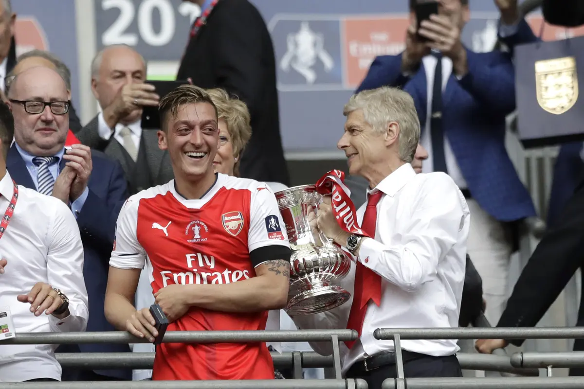 Kegembiraan Arsenal Juara Piala FA 2016-2017