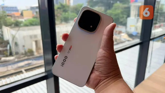 Iqoo 15. Liputan6.com/Yuslianson
