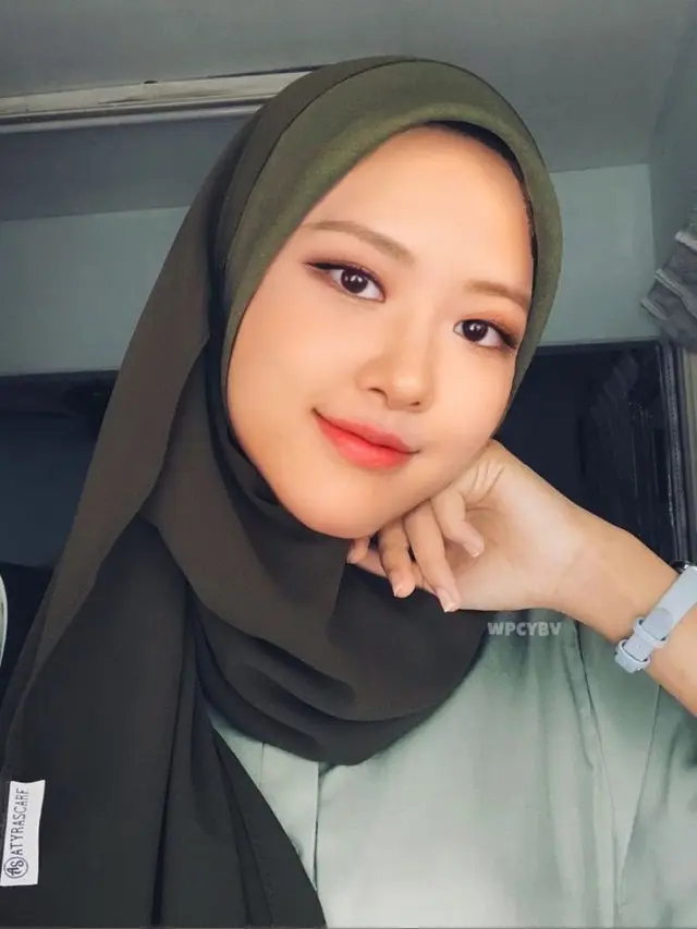 6 Editan Foto Rose Blackpink Pakai Hijab, Fans Senyum Lebar