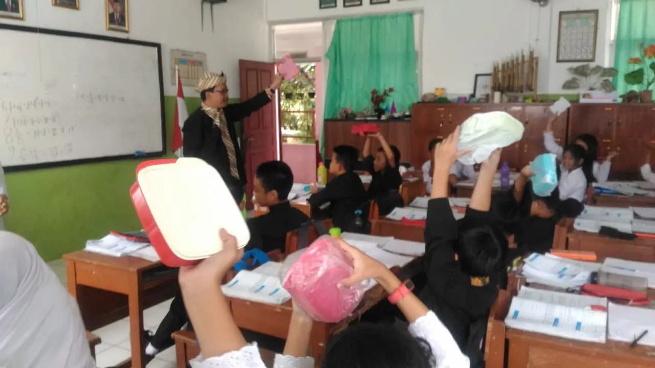 Kurangi Sampah, Siswa di Bogor Akan Diwajibkan Bawa Ompreng