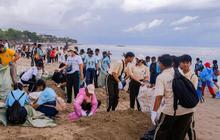 Pantai Bali Kotor karena Kiriman Sampah Plastik, Aksi Bersih-bersih Jadi Sorotan Dunia