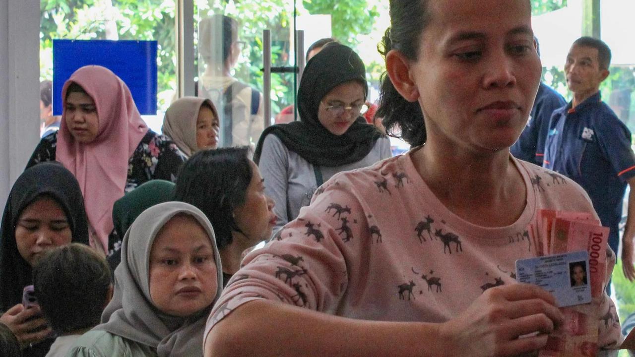 FOTO: BLT Kesra Rp 900 Ribu Mulai Cair Gelombang Kedua, 35 Juta Warga Jadi Penerima Bantuan