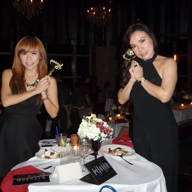 Bak Seumuran, Ini 6 Potret Cherly Eks Cherrybelle dan Ibunda yang Awet Muda