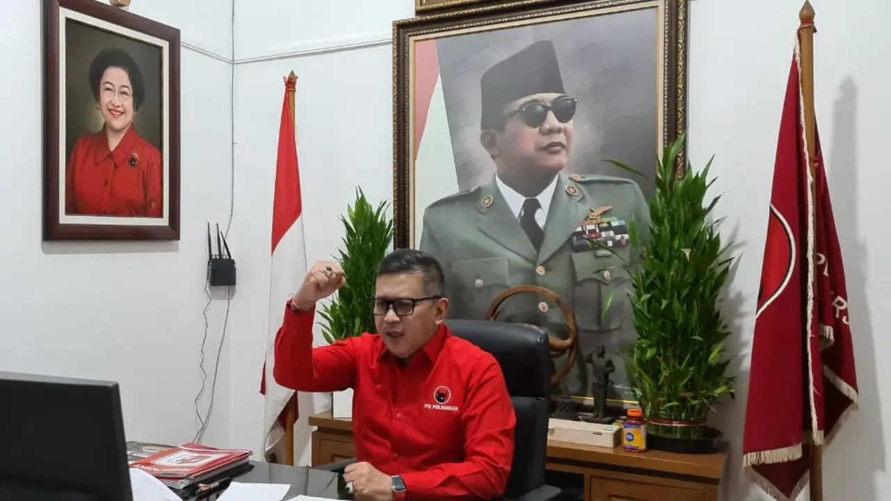 Sekretaris Jenderal DPP PDIP Hasto Kristiyanto Saat Rapat Kerja Cabang Khusus (Rakercabsus) DPC PDIP Surabaya Secara Virtual.
