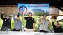 Cagub DKI Jakarta, Agus Harimurti Yudhoyono (AHY- tengah) berfoto bersama anggota DPD RI usai pertemuan di Jakarta, Selasa (24/1). Selain bertemu, AHY juga menyimak masukan dari para anggota DPD RI tersebut. (Liputan6.com/Helmi Fithriansyah)