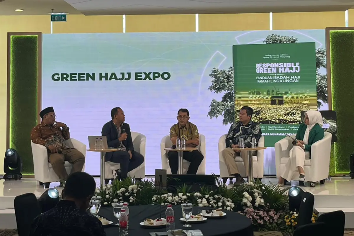 Badan Pengelola Keuangan Haji (BPKH) secara resmi meluncurkan buku panduan ibadah haji ramah lingkungan, berjudul Responsible Green Hajj pada Senin (23/6) di Muamalat Tower, Jakarta (Istimewa)