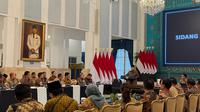 Presiden Prabowo Pimpin Sidang Kabinet Paripurna 1 Tahun Pemerintahan. (Liputan6.com/Lizsa Egeham)