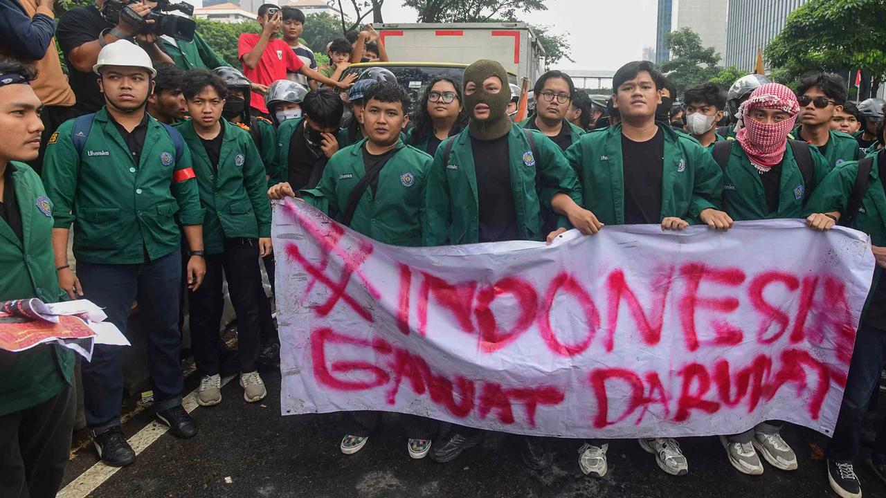 FOTO: Mahasiswa  Gelar Aksi di Jalan Sudirman Jakarta  Suarakan Sejumlah Isu Nasional