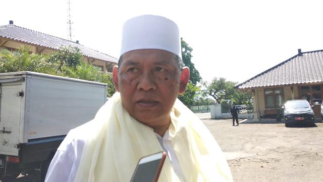 Ketua MUI Garut KH Sirojul Munir saat dikonfirmasi sejumlah wartawan di Garut