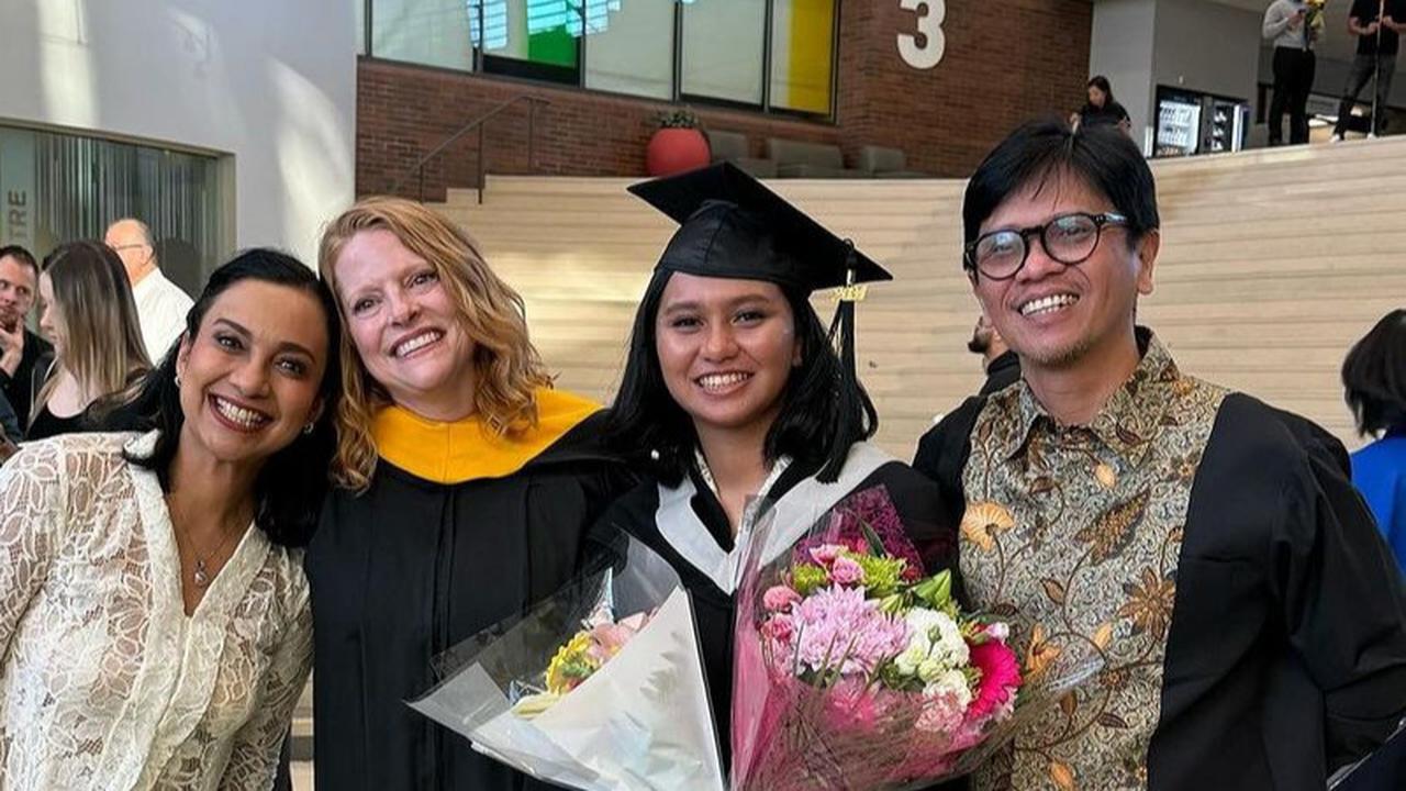 Jarang Tersorot, Potret Pruistin Putri Shahnaz Haque Hidup Mandiri di Luar Negeri Pernah Jadi Tukang Parkir