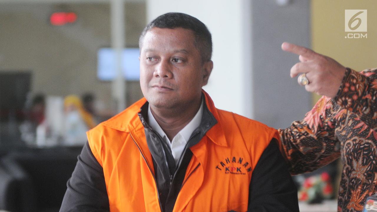 Diperiksa Perdana, Begini Ekspresi Bupati Mojokerto