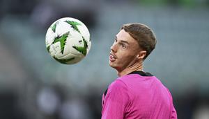 Cole Palmer dari Chelsea dalam sesi latihan jelang final Conference League kontra Real Betis di Wroclaw, Polandia, Selasa, 27 Mei 2025. (AP Photo/ Denes Erdos)