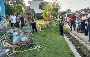 Pikap Rombongan Santri Tabrak Rumah di Lampung, 2 Tewas