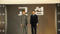 Potret Hwang Jung Min (kiri) dan Hyun Bin (kanan) saat menghadiri konferensi pers film The Point Men pada Selasa, (20/12/22) kemarin. (source: Yonhap)