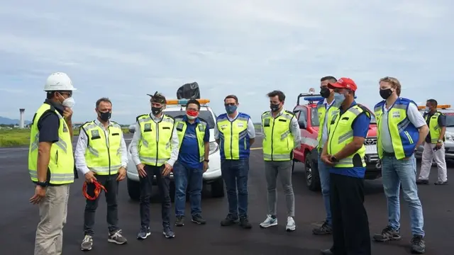 Dorna Sports meninjau ke Bandara Lombok untuk mengecek kesiapan fasilitas bandara dalam menyambut gelaran MotoGP di Mandalika, Lombok, NTB, Rabu (7/4/2021). (Dok Angkasa Pura I)