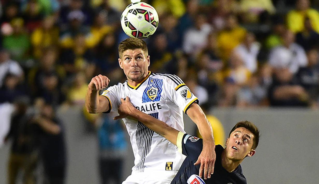 4. Steven Gerrard, LA Galaxy - 6.332.504 dollar AS atau sekitar 83,09 miliar rupiah per tahunnya. (AFP/Frederic J. Brown)