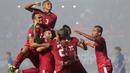 Para pemain Timnas Indonesia merayakan gol Hansamu Yama pada laga Final Piala AFF 2016 di Stadion Pakansari, Bogor, (14/12/2016). Indonesia menang 2-1 atas Thailand. (Bola.com/Nicklas Hanoatubun)