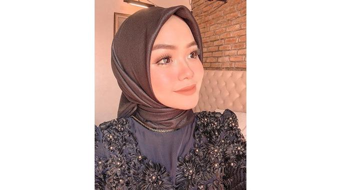 Tenny Amelia Putri (Sumber: Instagram/@tennyameliaputri)