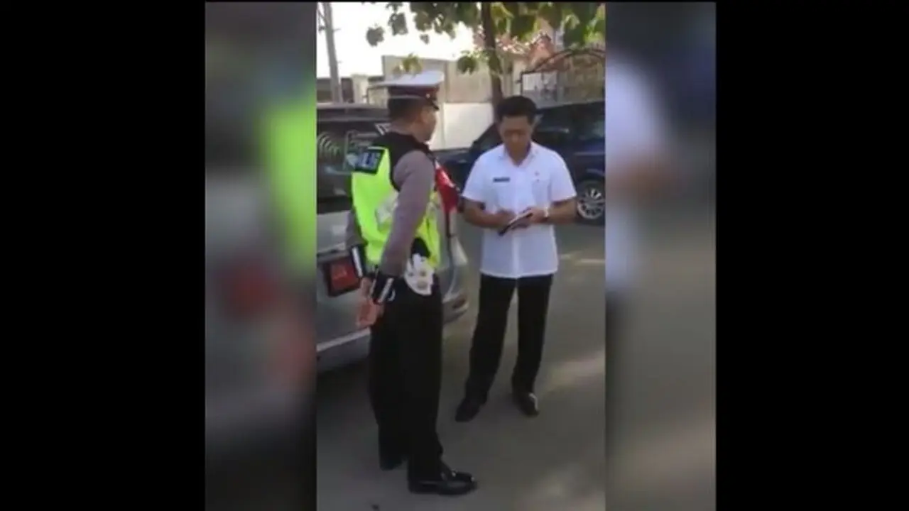 Tak Terima Ditilang, Pejabat Palu Malah Ceramahi Polisi