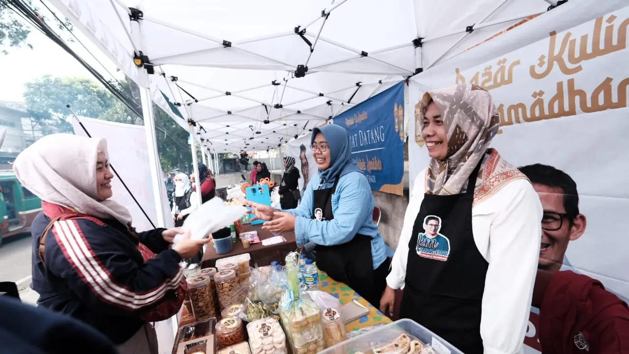 Bulan Suci Ramadhan tentu menjadi berkah bagi seluruh umat untuk melakukan berbagai hal kebaikan, termasuk dengan hadirnya 10 stand Bazar UMKM relawan Sandiaga Uno guna mempercepat pemulihan ekonomi rakyat kecil (Istimewa)