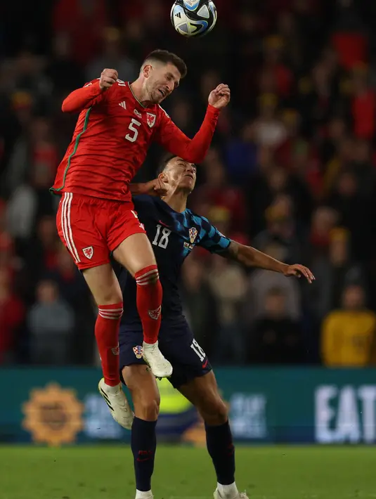 Wales untuk sementara menduduki urutan kedua dengan koleksi 10 poin dari enam pertandingan, setara Kroasia yang duduk satu strip di bawah mereka. (Adrian DENNIS / AFP)