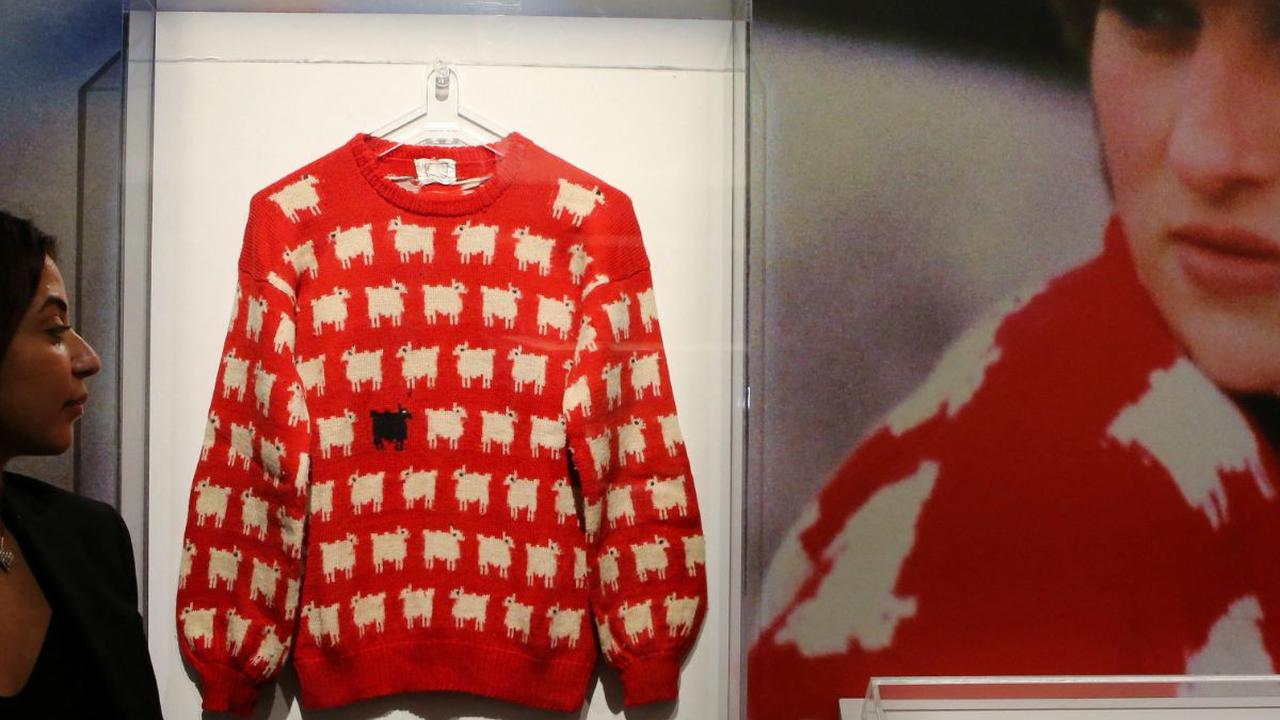 Segala hal yang menyangkut Putri Diana masih menarik perhatian publik luas meski ia telah wafat pada 31 Agustus 1997 lalu. Itu juga berlaku bagi sederet barang-barang peninggalannya, termasuk sweater merah bermotif kambing hitam yang belum lama ditemukan.