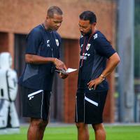 Reuni Unik Denny Landzaat dan Jordi Cruyff: Gagal Bawa Timnas Indonesia ke Piala Dunia, Kini Bertemu di Ajax