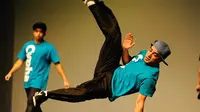 Breakdance | via: born2dancestudio.com