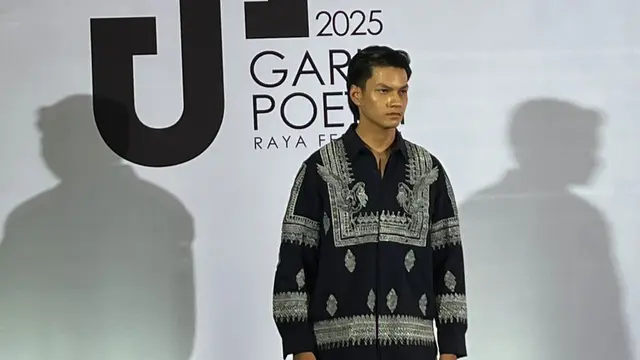 Mengulik Tren Busana Raya 2025 di ajang Garis Poetih, Kolaborasi Ivan Gunawan dengan Perancang Modest Fesyen. (Dok: Liputan6.com/dyah)