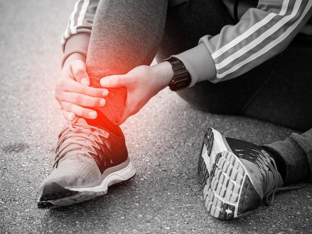4 Cara Mengatasi Keseleo Pada Kaki Dengan Tepat Jangan Asal Pijat Hot Liputan6 Com