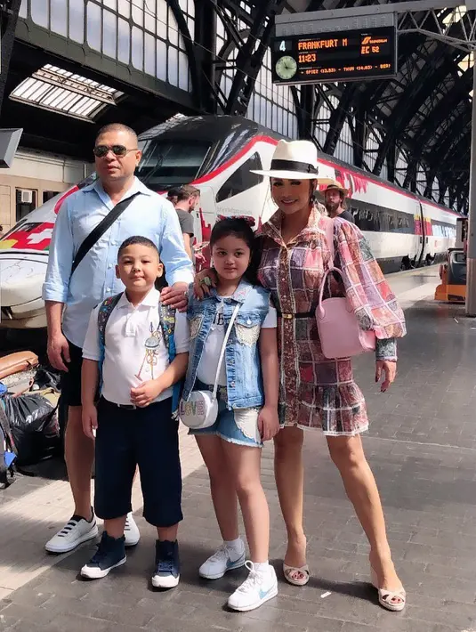 Krisdayanti dan Raul Lemos